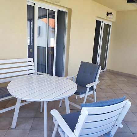 Apartments Kampor Damira Раб Екстериор снимка
