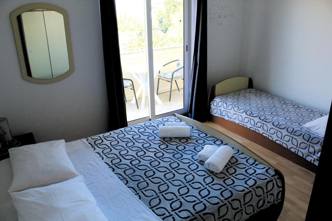 Apartments Kampor Damira Раб Екстериор снимка